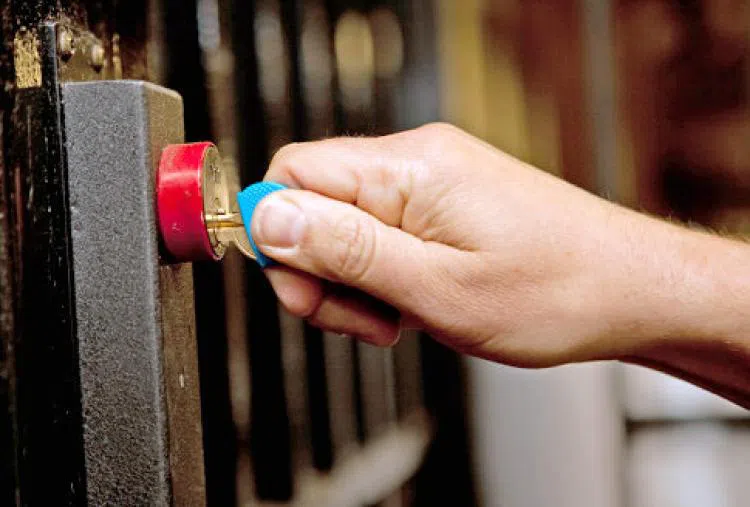 Los Angeles Doors & Locksmith Los Angeles, CA 310-359-6641  Los Angeles Doors & Locksmith Los Angeles, CA 310-359-6641